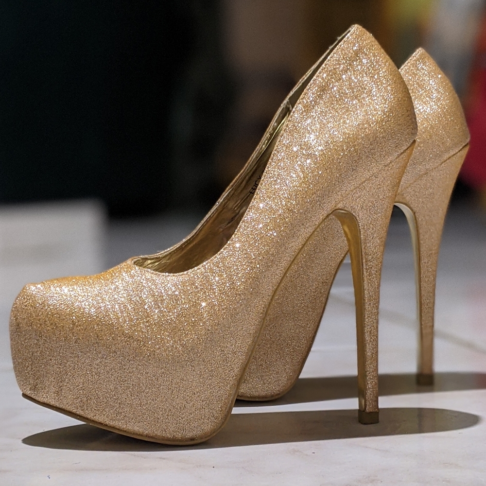 Mascotte Gold Glitter Platform Pumps 6" Heels 8.5